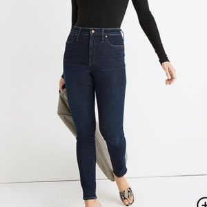 Curvy High-Rise Skinny Jeans in Orland Wash